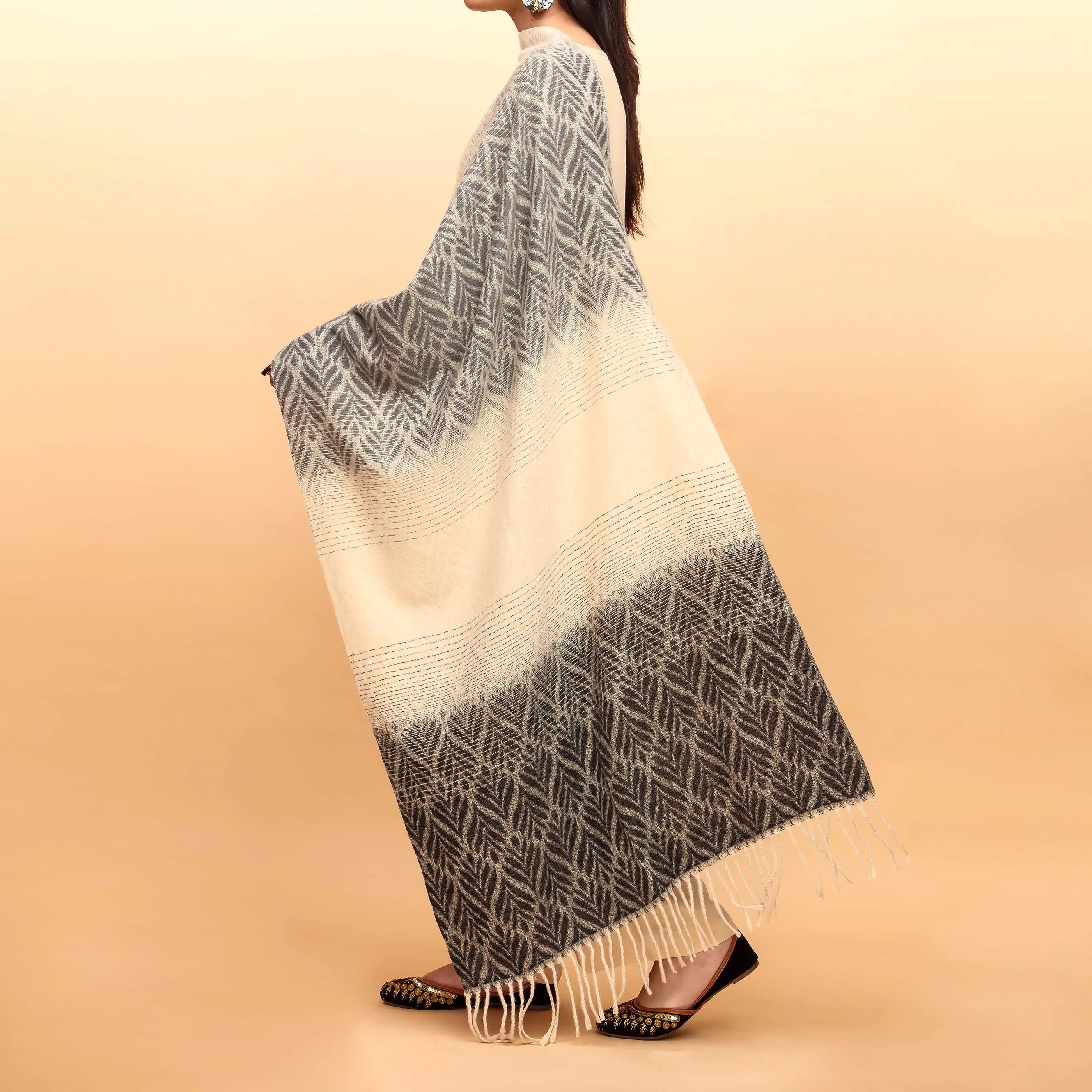 Black Winter Stole PW4769